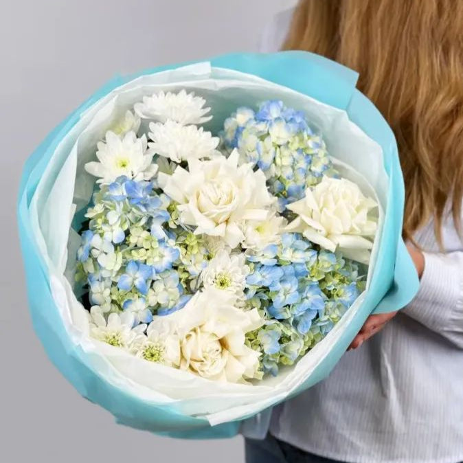 Elegant Bouquet of White Roses, Blue Hydrangeas, and Chrysanthemums