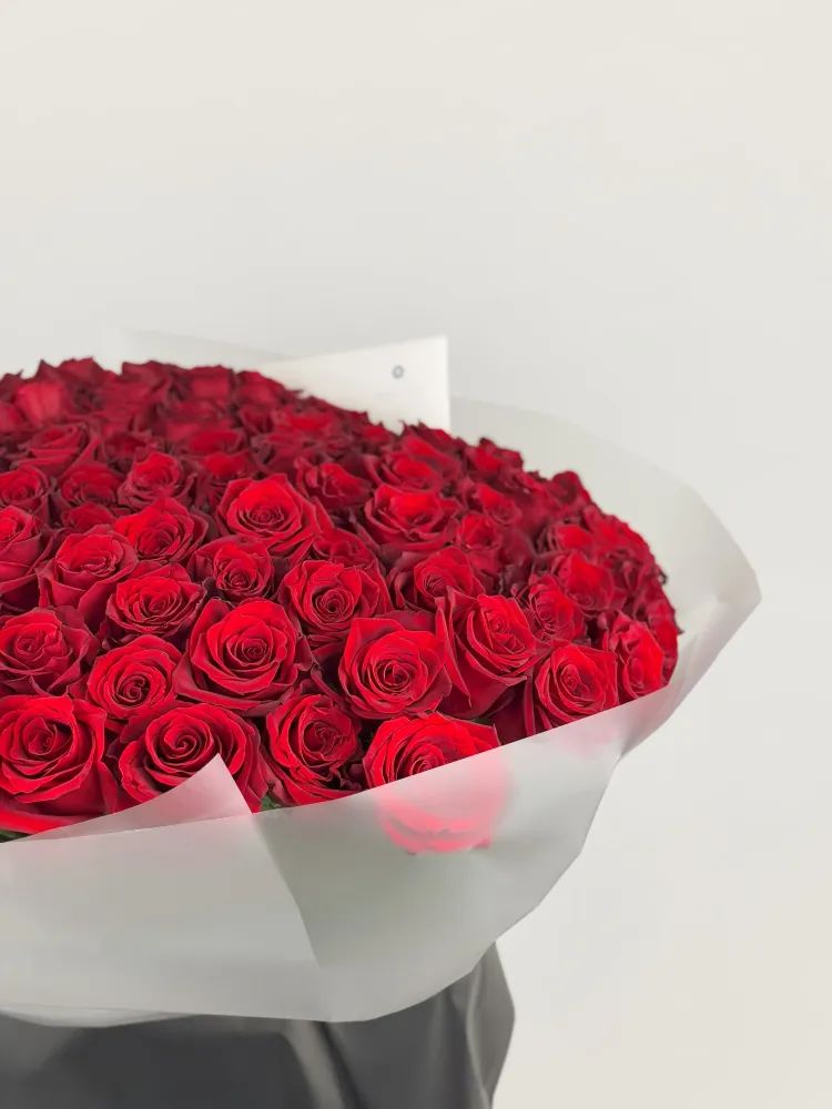 LUXURIOUS BOUQUET OF 101 RED ROSES