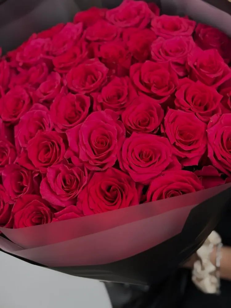 LUXURY BOUQUET OF 51 RED ROSES