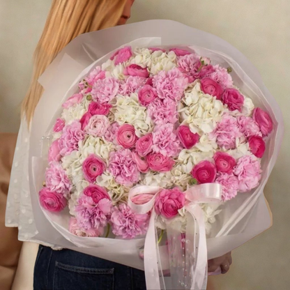 Elegant Bouquet of Pink and White Flowers